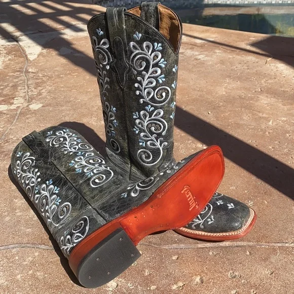 Ferrini Black and White Embroidered Heeled Boots - Picture 3 of 3